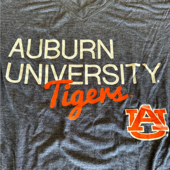 Lot of Women’s Auburn T-Shirts - Picture 7 of 8
